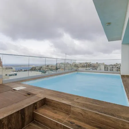 Luxury Ph With Rooftop Pool In By Homely Apartmán