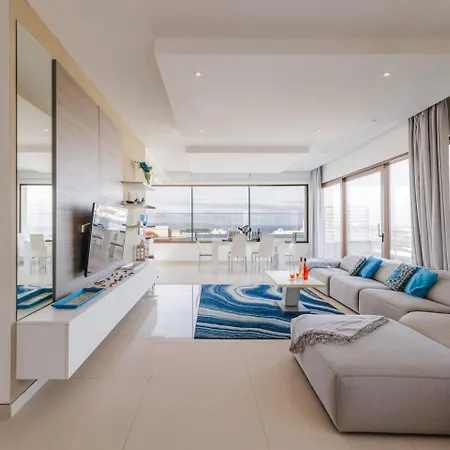 Luxury Ph With Rooftop Pool In By Homely * Mellieħa