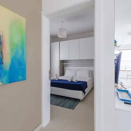 Apartmán Luxury Ph With Rooftop Pool In By Homely