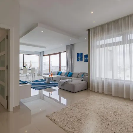 Luxury Ph With Rooftop Pool In By Homely * Mellieħa