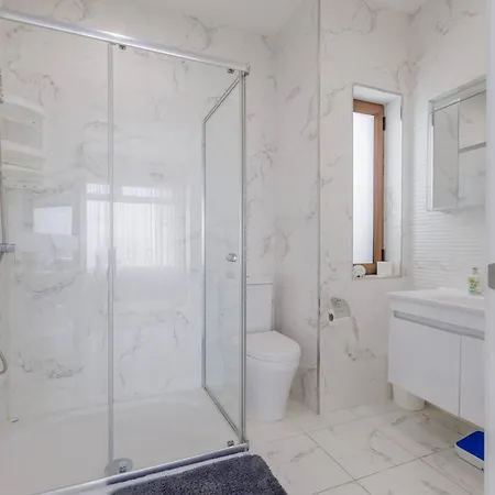 Apartmán Luxury Ph With Rooftop Pool In By Homely