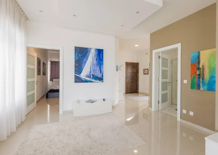 Luxury Ph With Rooftop Pool In By Homely