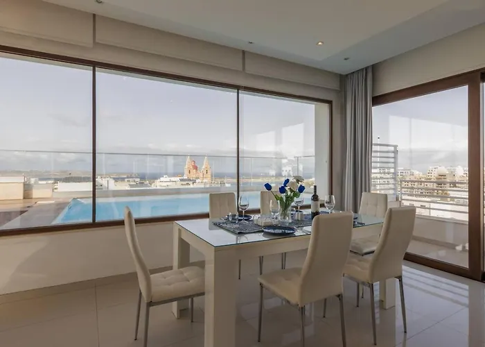 Luxury Ph With Rooftop Pool In By Homely *