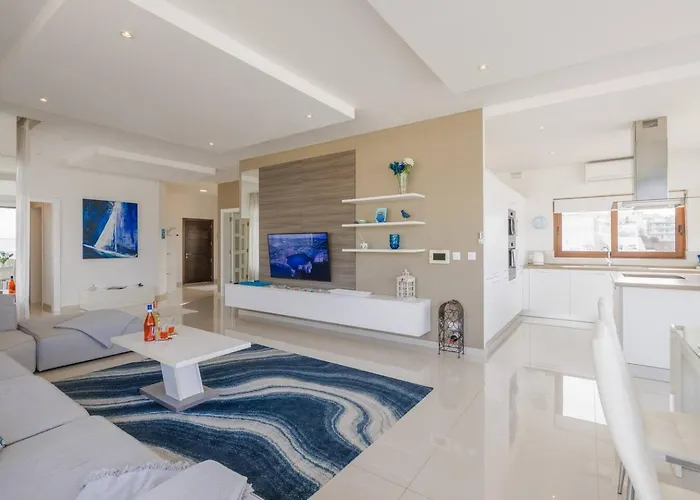 Luxury Ph With Rooftop Pool In By Homely Apartment