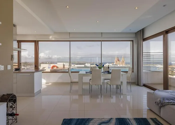 Luxury Ph With Rooftop Pool In By Homely *