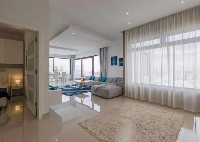 Luxury Ph With Rooftop Pool In By Homely * Mellieha