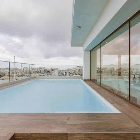 Luxury Ph With Rooftop Pool In By Homely Mellieħa