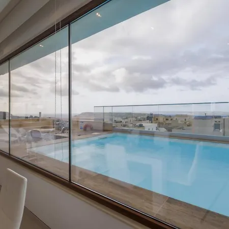 Luxury Ph With Rooftop Pool In By Homely Lägenhet *