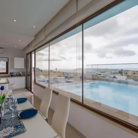 Luxury Ph With Rooftop Pool In By Homely *