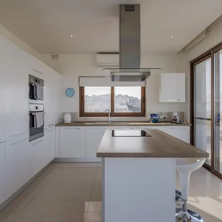 Luxury Ph With Rooftop Pool In By Homely Lägenhet *