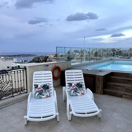 Luxury Ph With Rooftop Pool In By Homely Mellieha