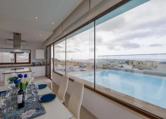 Luxury Ph With Rooftop Pool In By Homely *