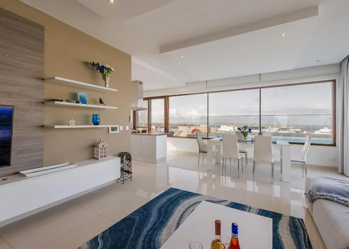 Luxury Ph With Rooftop Pool In By Homely