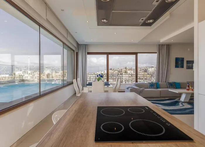 Daire Luxury Ph With Rooftop Pool In By Homely