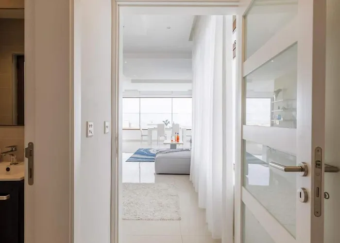 Luxury Ph With Rooftop Pool In By Homely Daire *