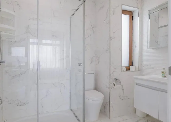 Daire Luxury Ph With Rooftop Pool In By Homely